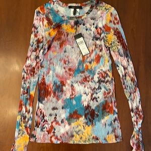 BCBG multi color stretch long sleeve tee